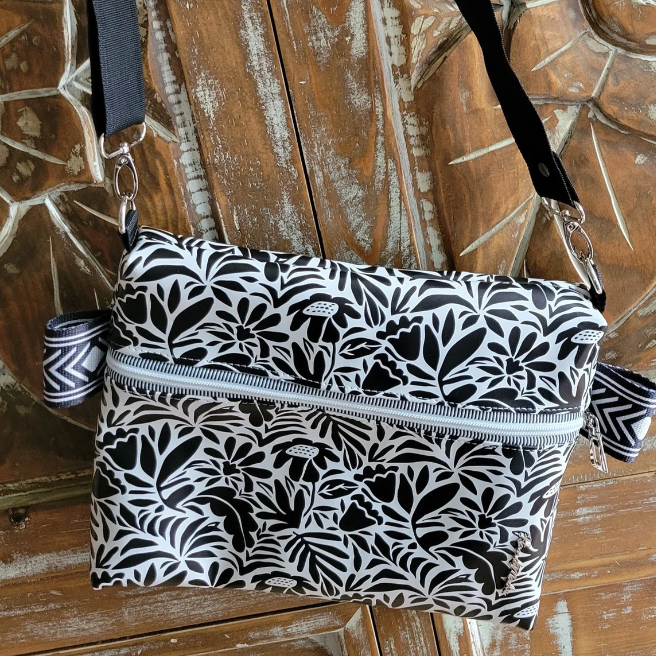 Black and Cream Floral Vinyl - Image 7