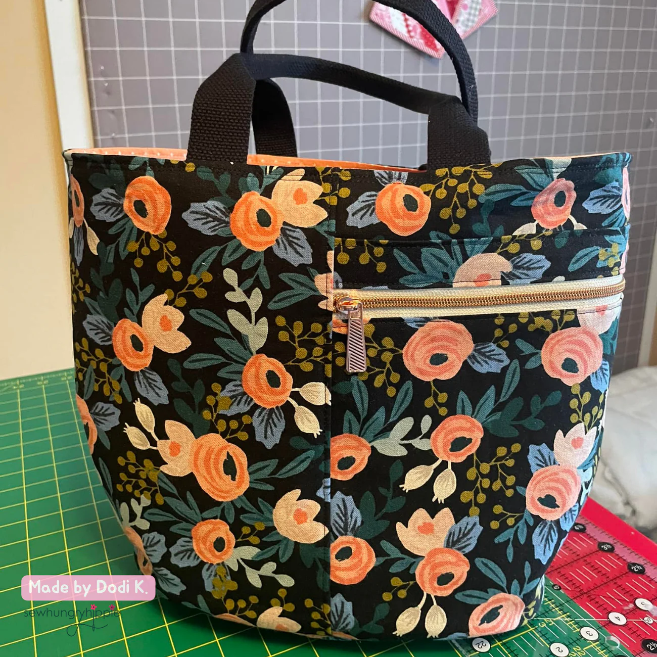 Noodlehead Crescent Tote Sewing Pattern – Printed Booklet - Image 6