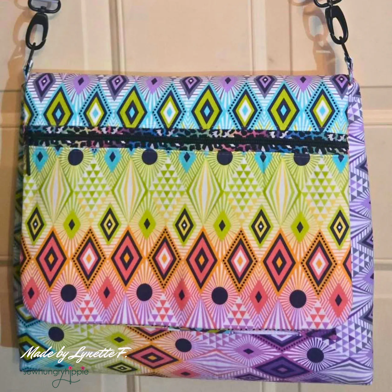 Garcia Messenger Bag - Printed Pattern - Image 11