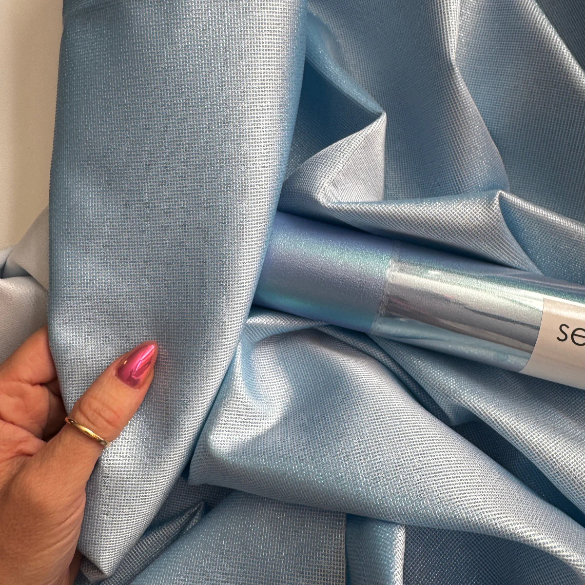Iridescent Blue Vinyl – Color-Shifting Fabric Vinyl - Image 3