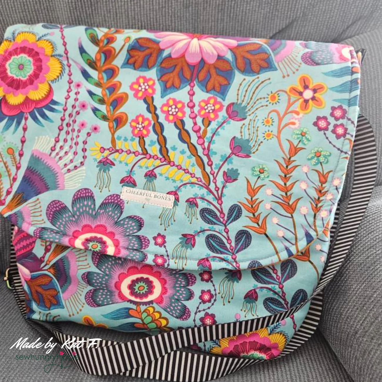 IRIS Messenger Bag PDF sewing pattern - Image 9