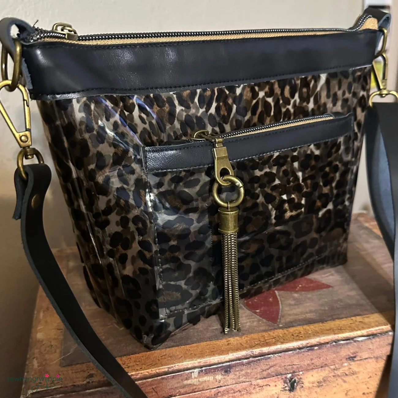 Leopard Clear Vinyl - Image 11