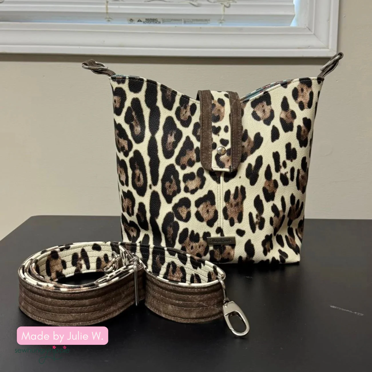 Pebbled Texture Leopard Faux Leather Roll - Image 4