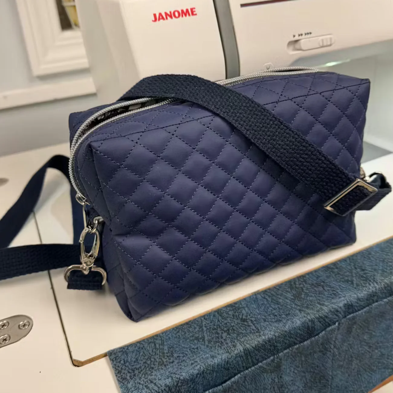 Quilted Vinyl Navy Blue - Image 6