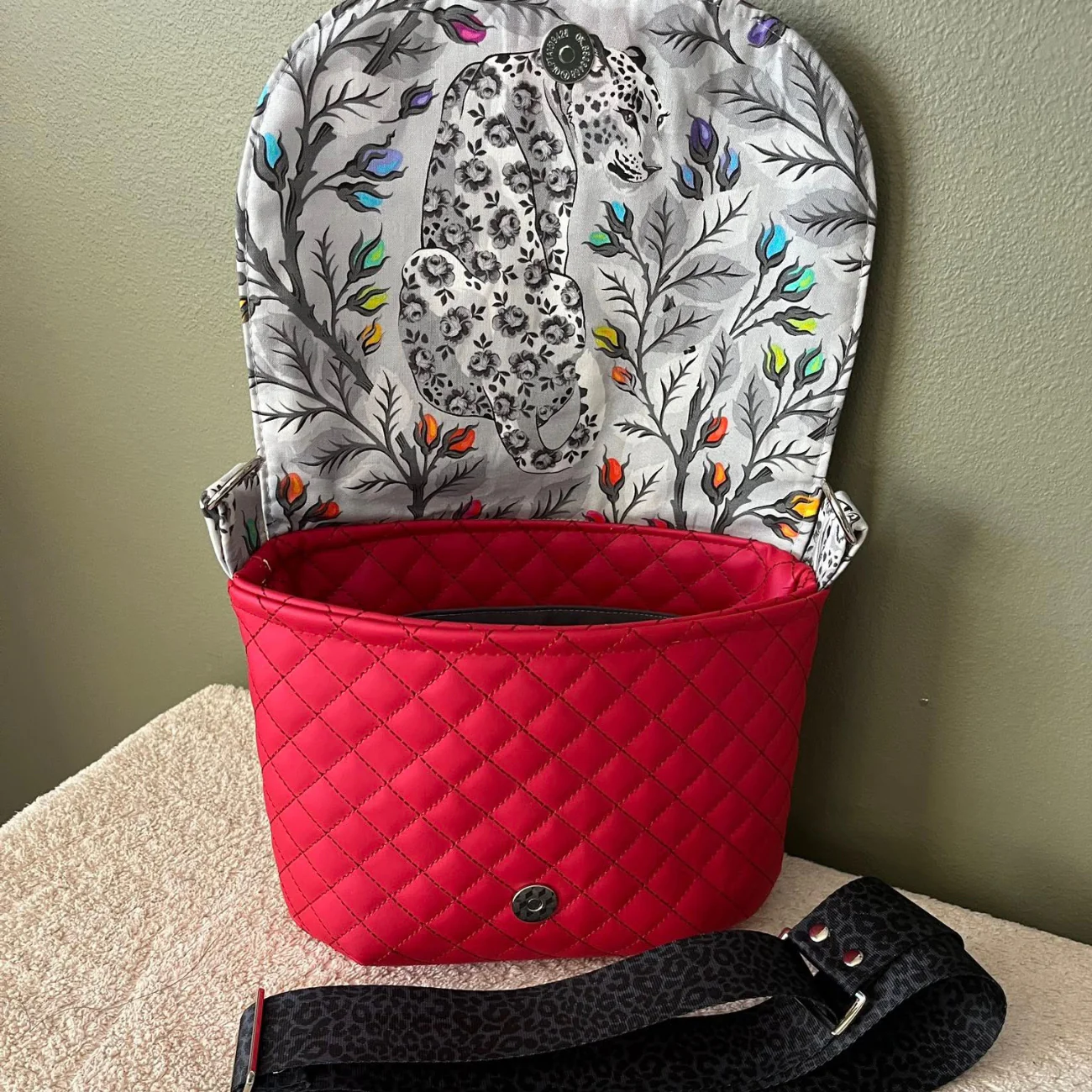 Quilted Vinyl Red - Image 5
